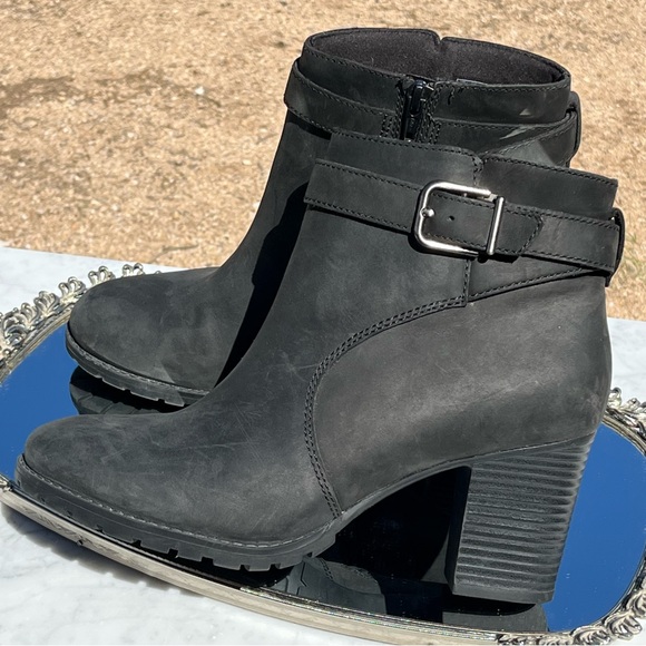Clarks Collection Verona Lark Black Leather Heeled Ankle Boot, 9.5, Buckle Strap - Picture 1 of 16